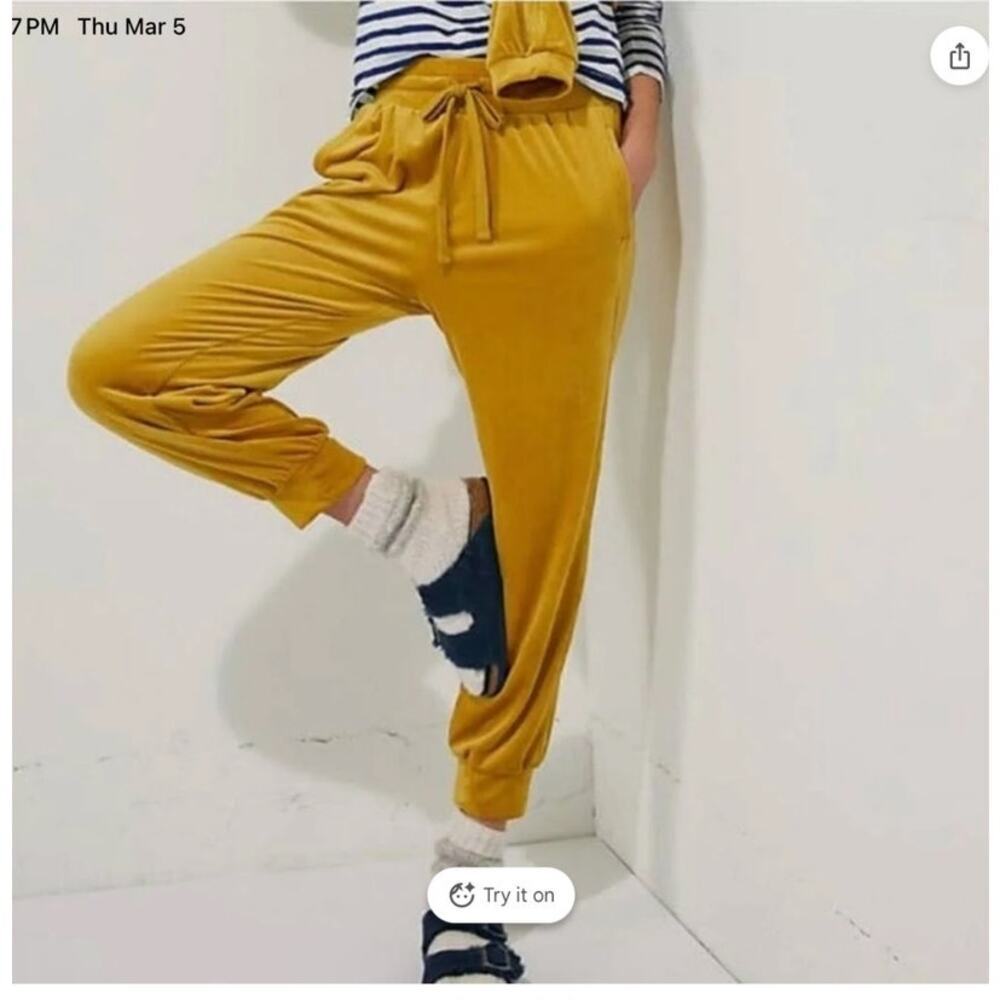 Anthropologie Merida Velvet Joggers Size XS Mustard Yellow Velour Lounge Leisure